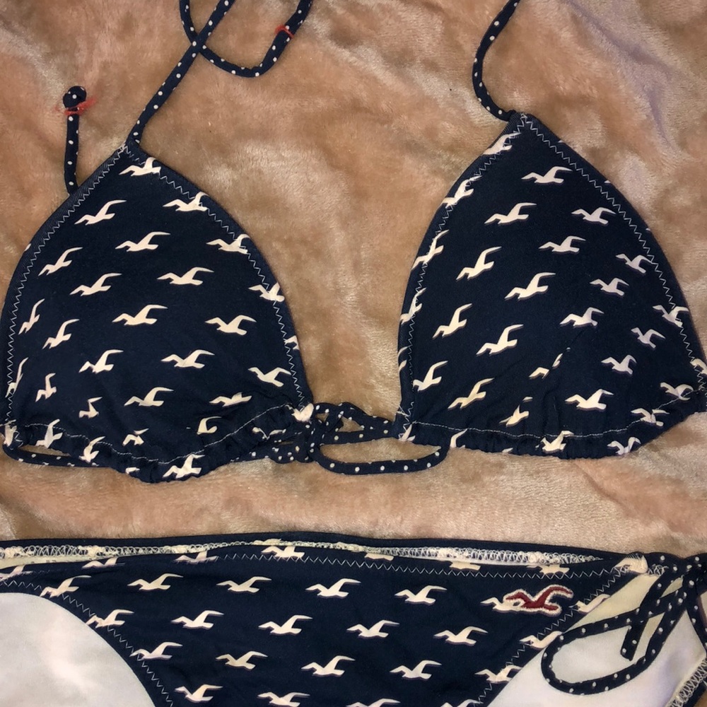 Bikini - Picture 3 of 5